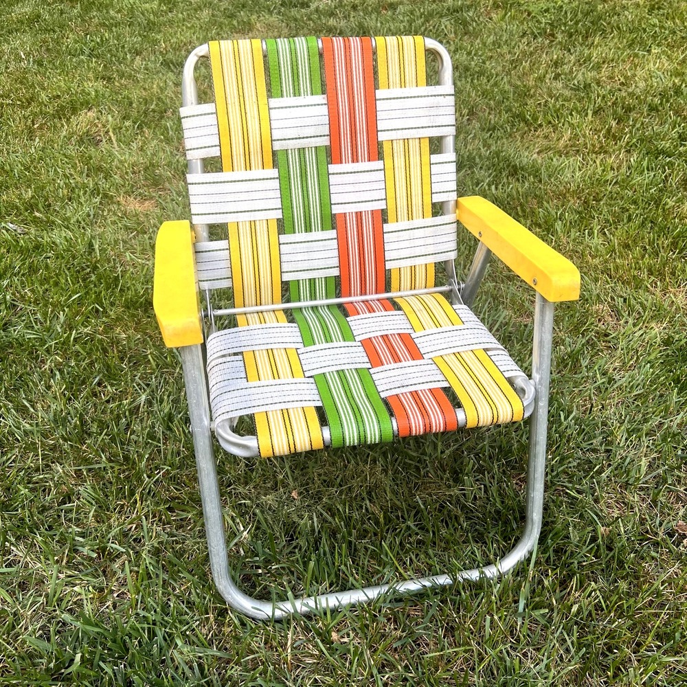 Vintage Kids Folding Beach Chair Aluminum Webbed Lawn Deck Pool Retro